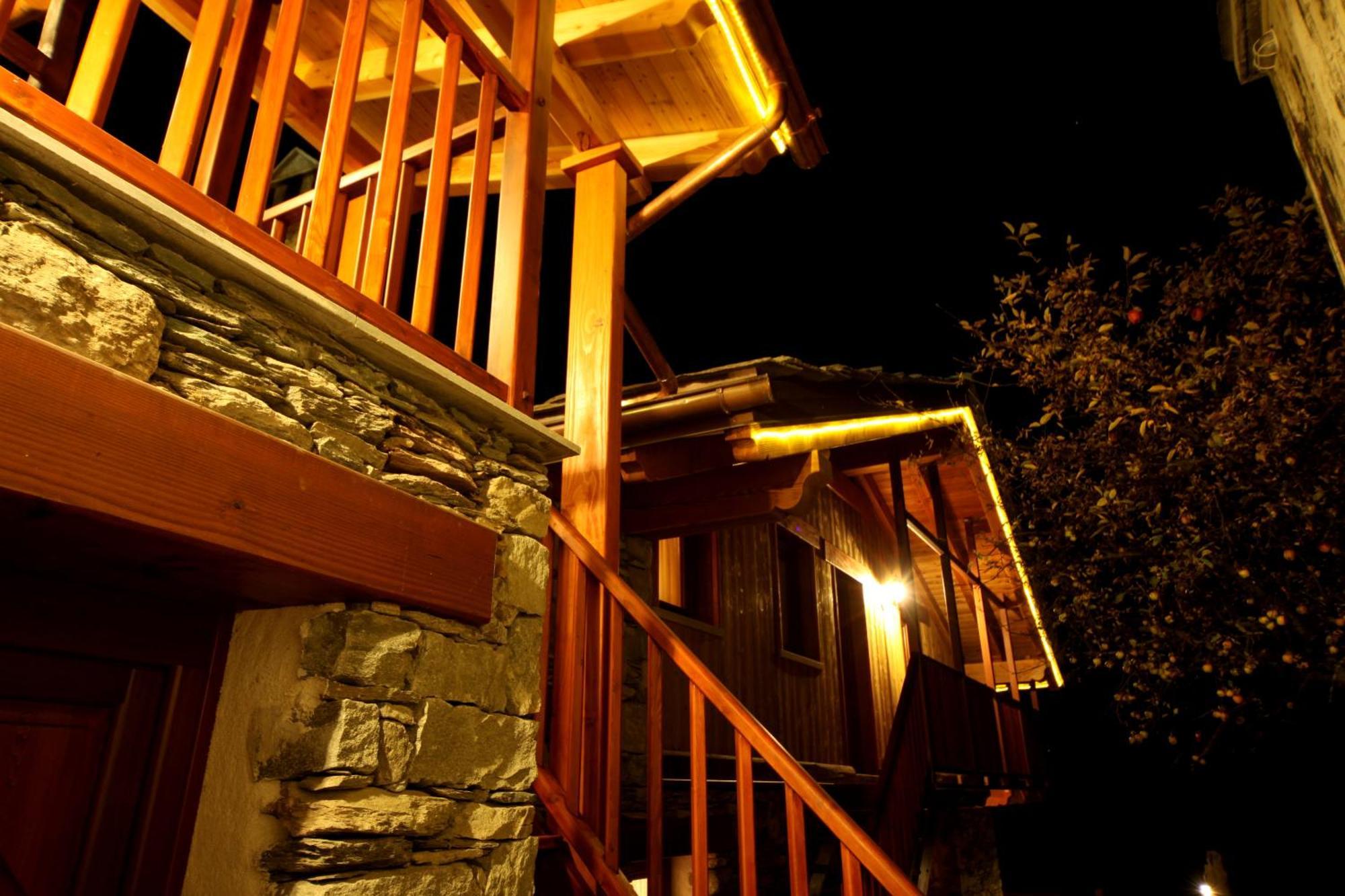 Eco Chalet Maison Dominique Challand-Saint-Anselme Buitenkant foto