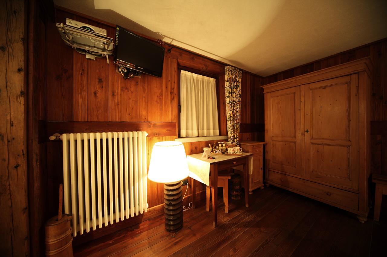 Eco Chalet Maison Dominique Challand-Saint-Anselme Buitenkant foto